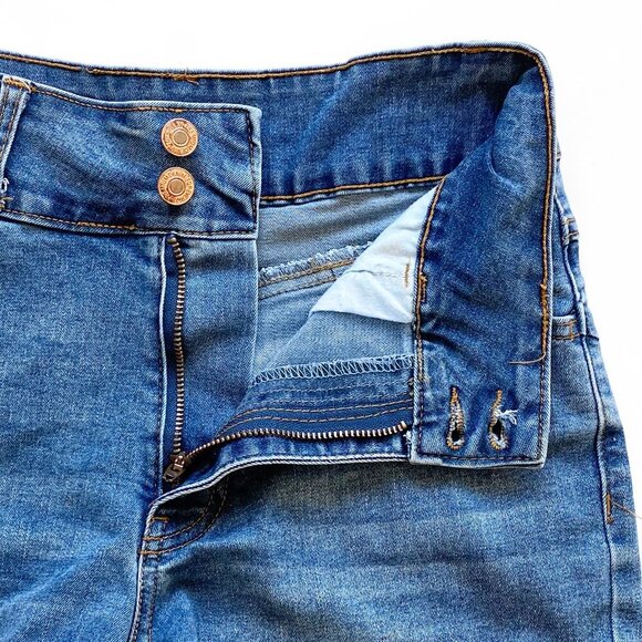 Forever 21 Womens Up Lyfter Denim Shorts 26 Cuffed Medium Wash Slimming Lifting - Picture 5 of 11